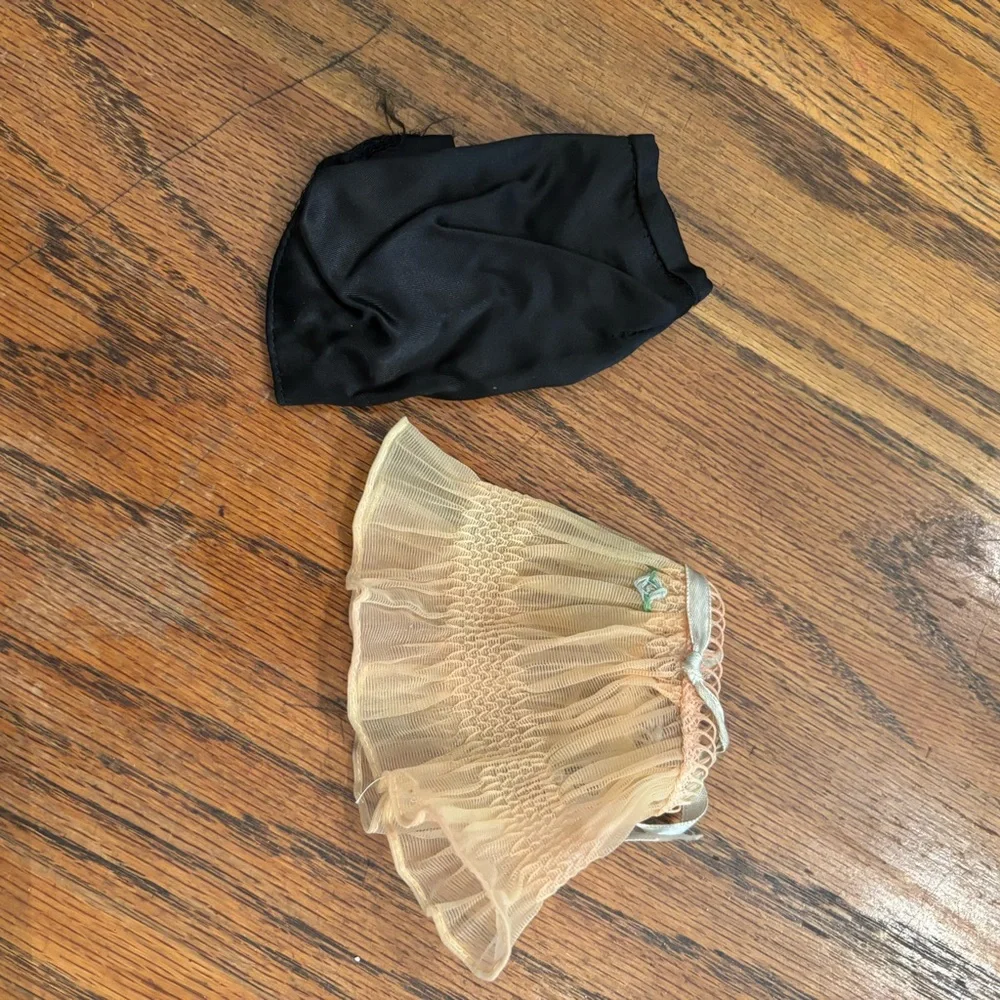 60’s Skipper, Skooter, Skipper Clothes, Accesories and Barbie Case - Picture 6 of 6